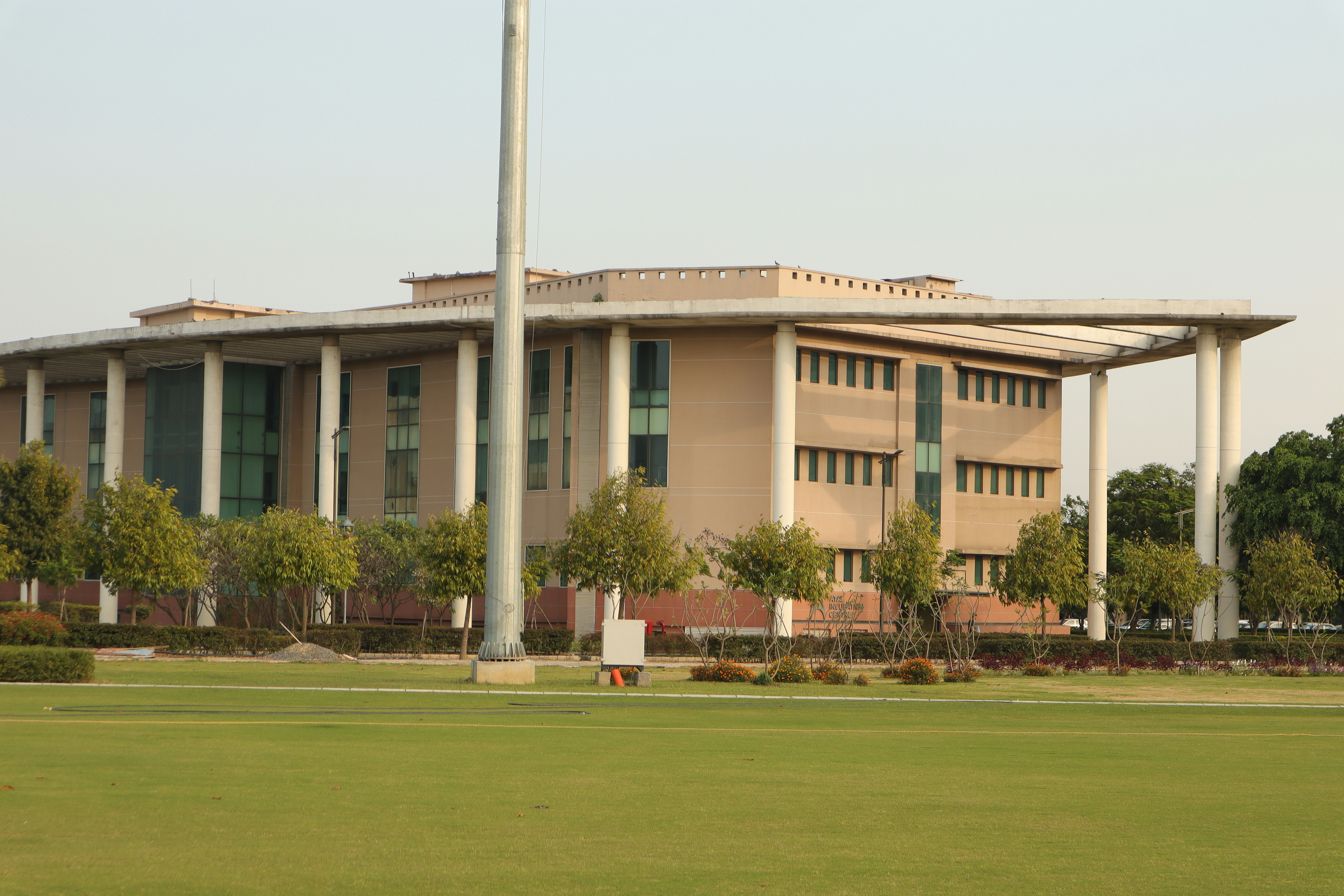 Dubai International Academy